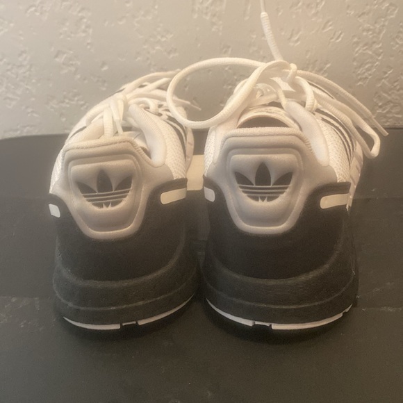 Adidas Boost black and white - Picture 3 of 5